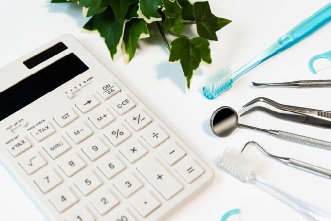 インプラント治療の相場