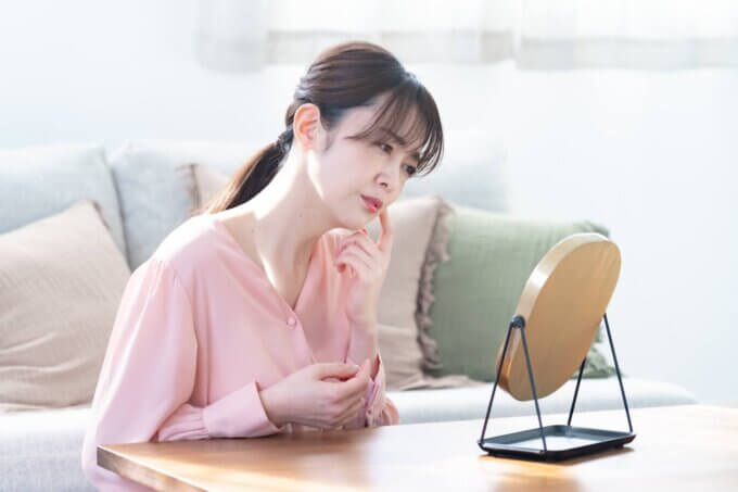 【歯科矯正とほうれい線】矯正治療後はほうれい線が消える？できる？